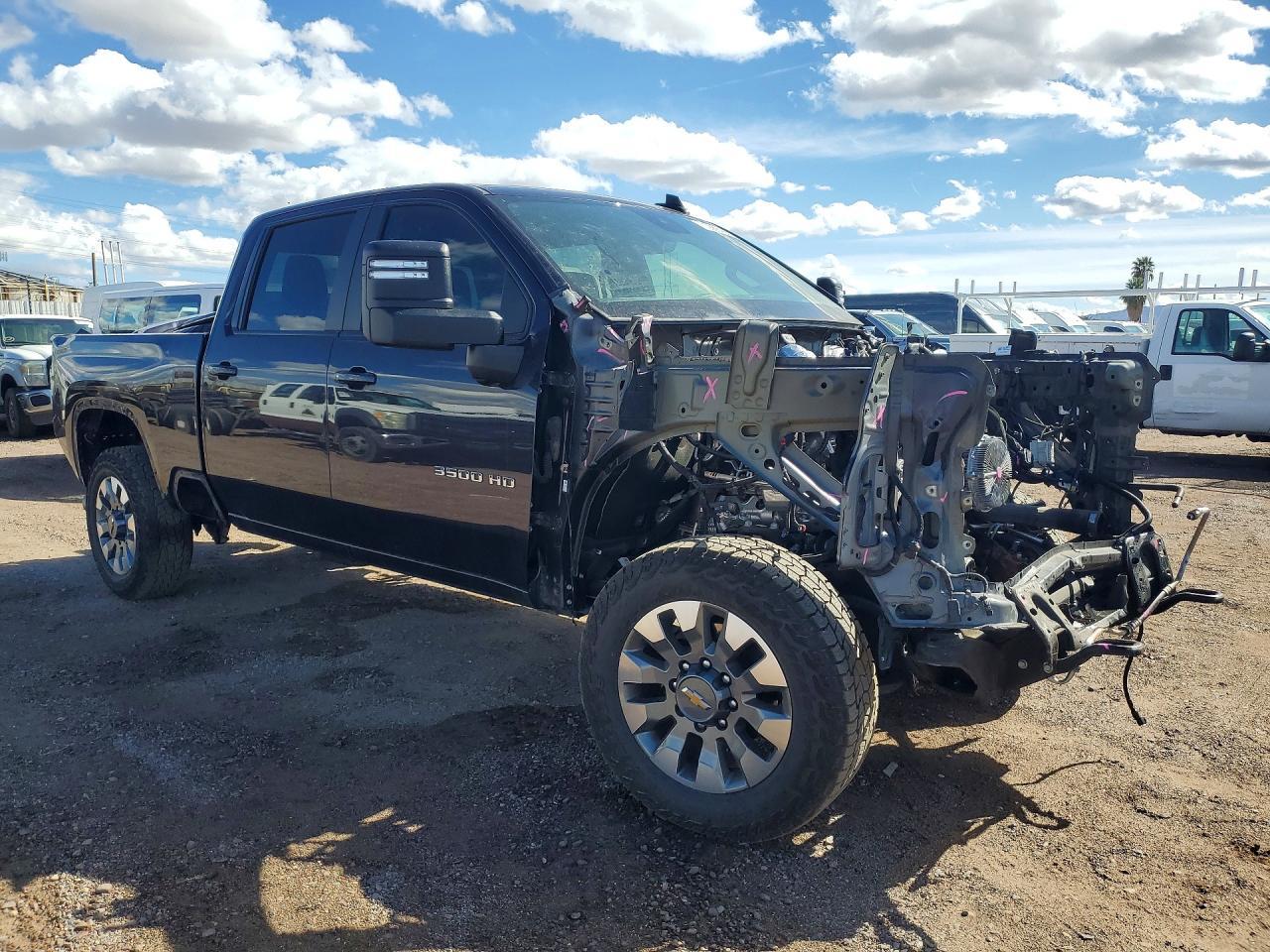 2024 Chevrolet Silverado K3500 lt