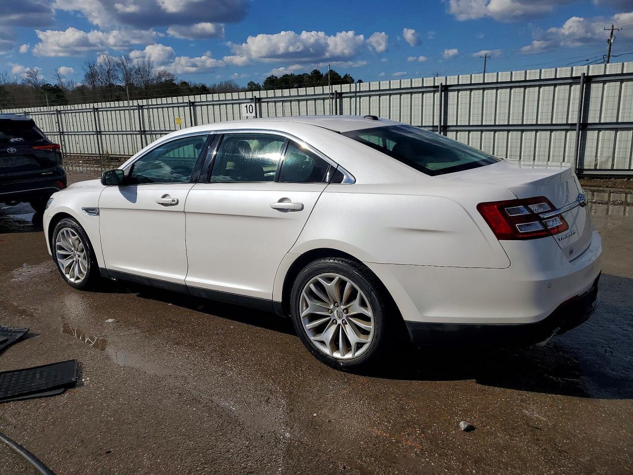 2015 Ford Taurus Limited