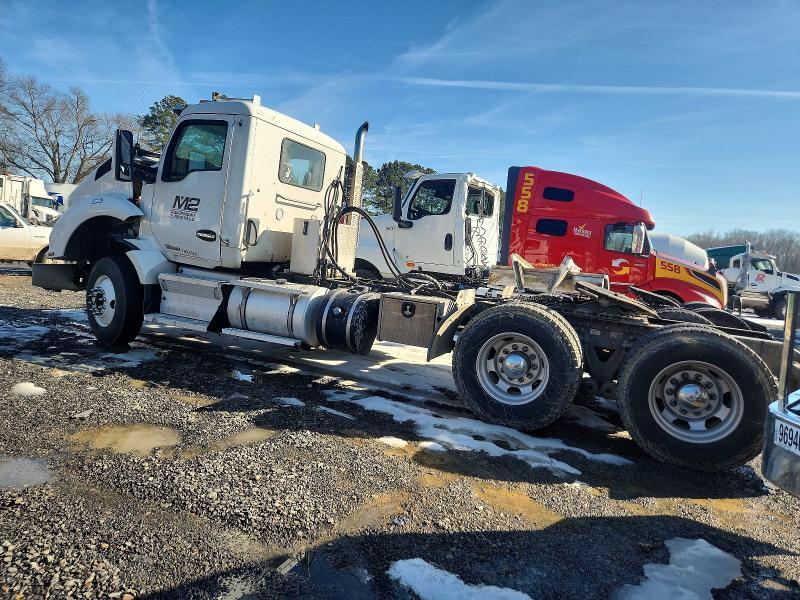2020 Kenworth T880 Semi Truck