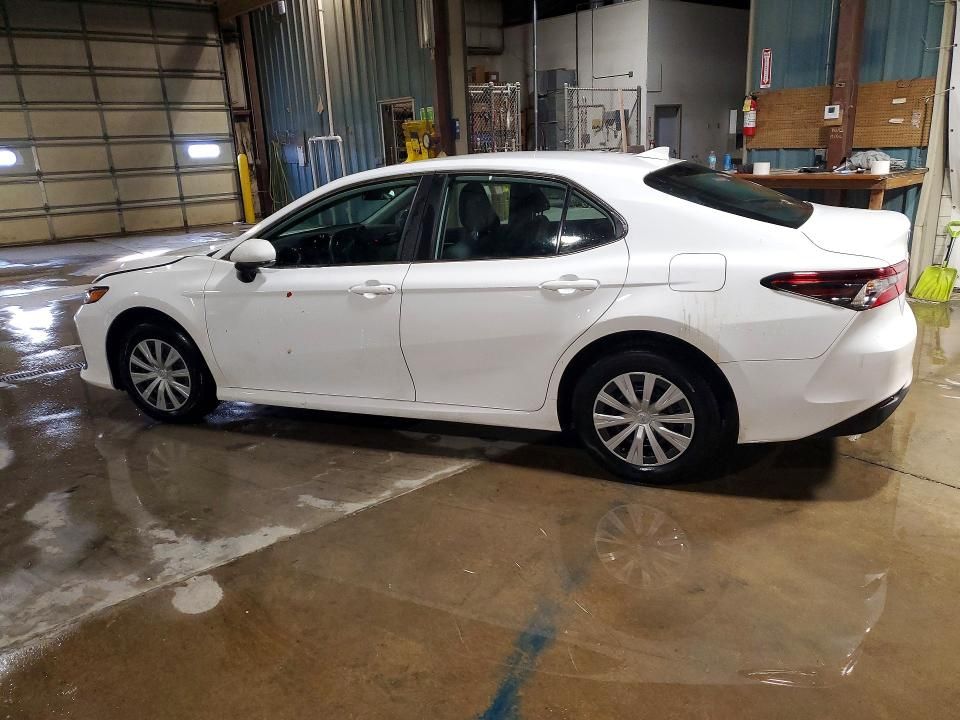 2023 Toyota Camry Hybrid le