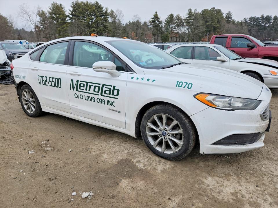 2017 Ford Fusion se Hybrid