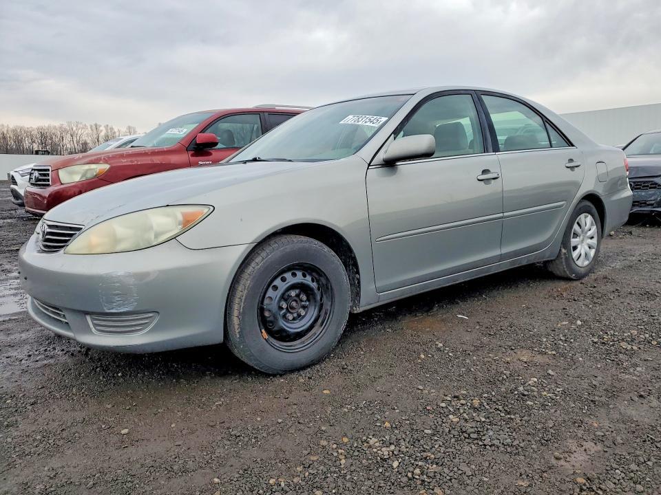 2005 Toyota Camry le