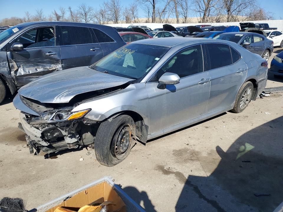 2024 Toyota Camry le