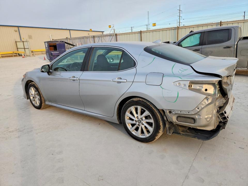 2021 Toyota Camry le