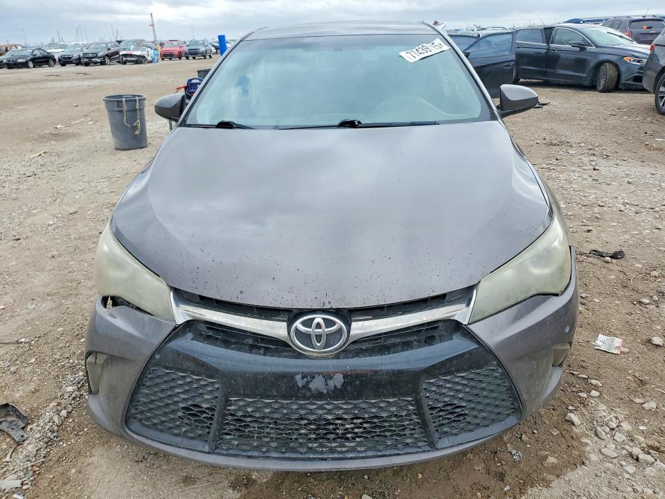 2016 Toyota Camry le