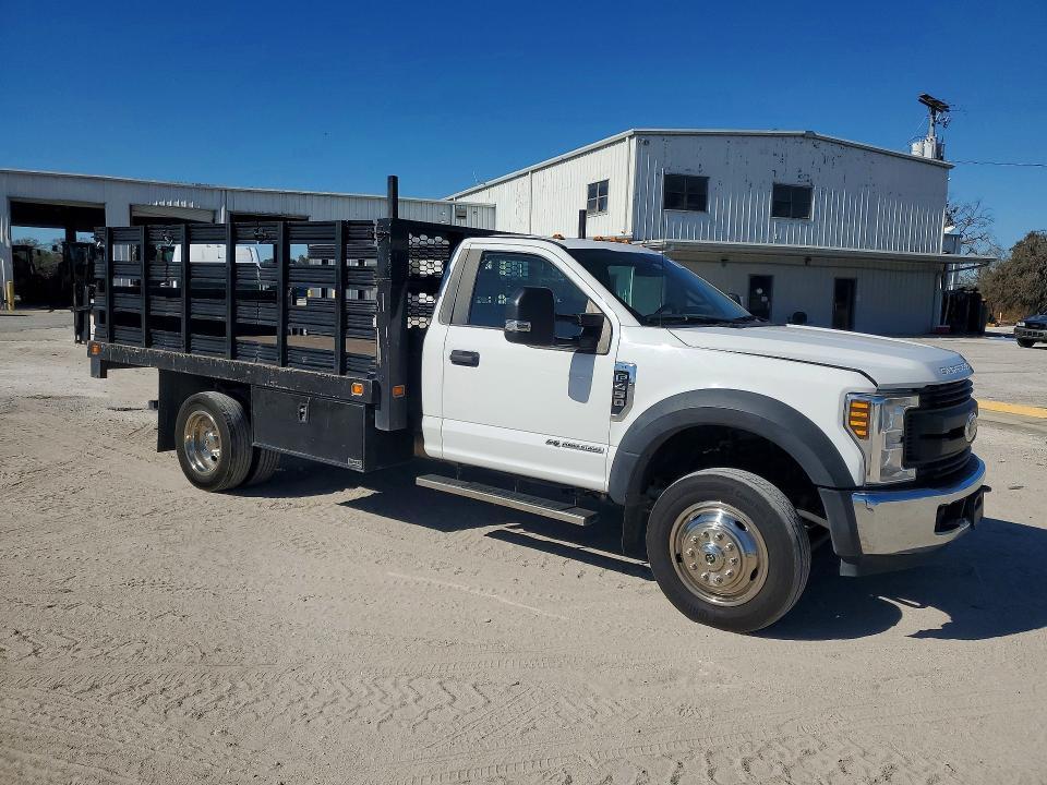 2019 Ford F450 Super Duty Flatbed Truck