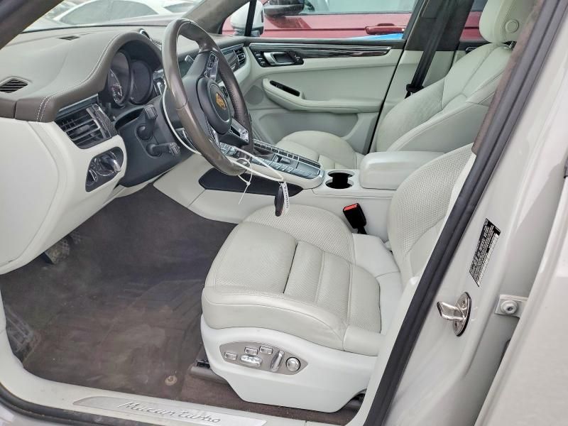 2021 Porsche Macan Turbo