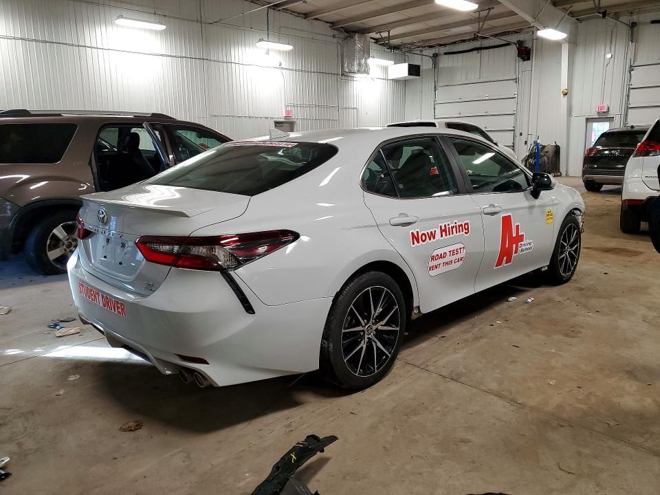 2022 Toyota Camry se