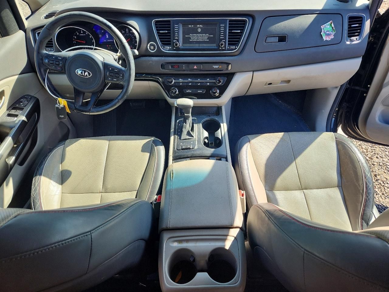 2017 KIA Sedona lx