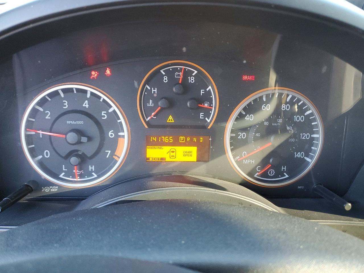 2015 Nissan Titan SV