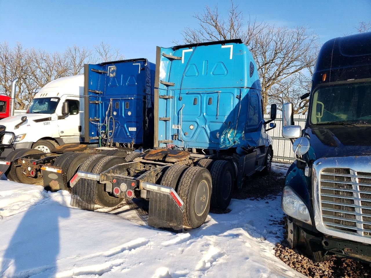 2020 Freightliner Cascadia 126 Semi Truck