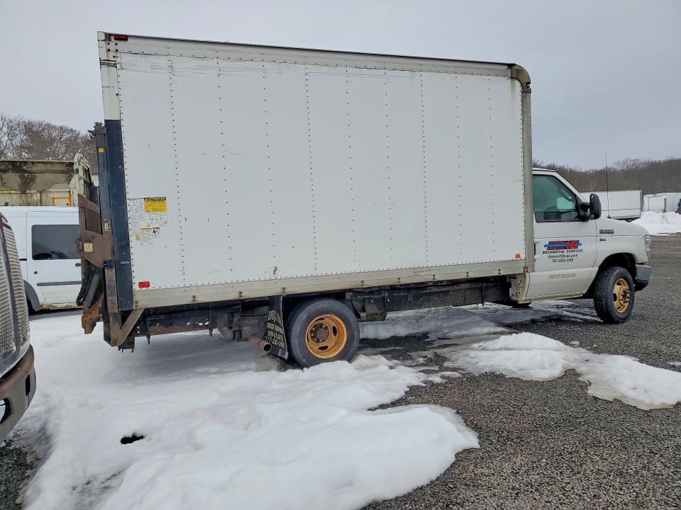 2015 Ford E350 BOX Truck
