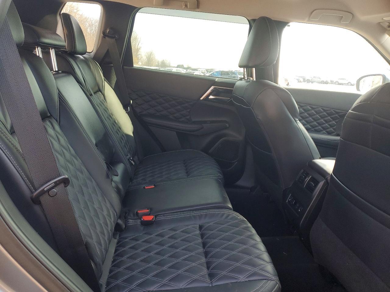 2022 Mitsubishi Outlander sel