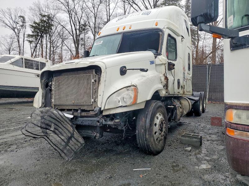 2012 Freigliner 2012 Freightliner Cascadia 1-Semi Truck