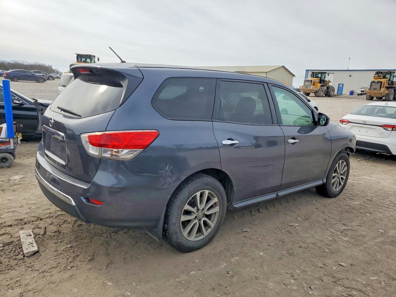 2014 Nissan Pathfinder s