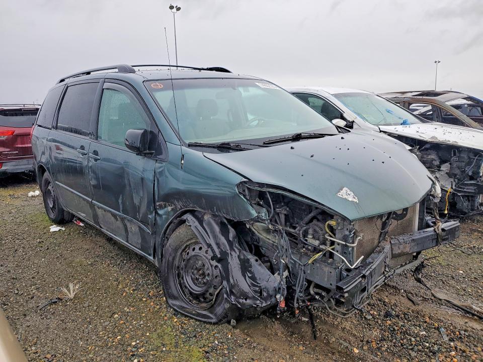 2004 Toyota Sienna ce