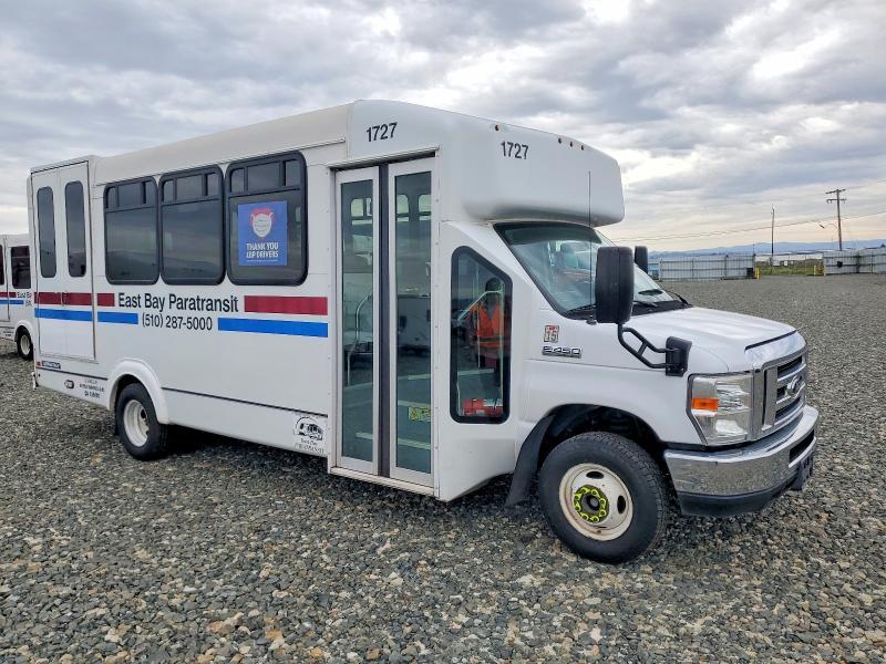 2017 Ford Econoline-bus