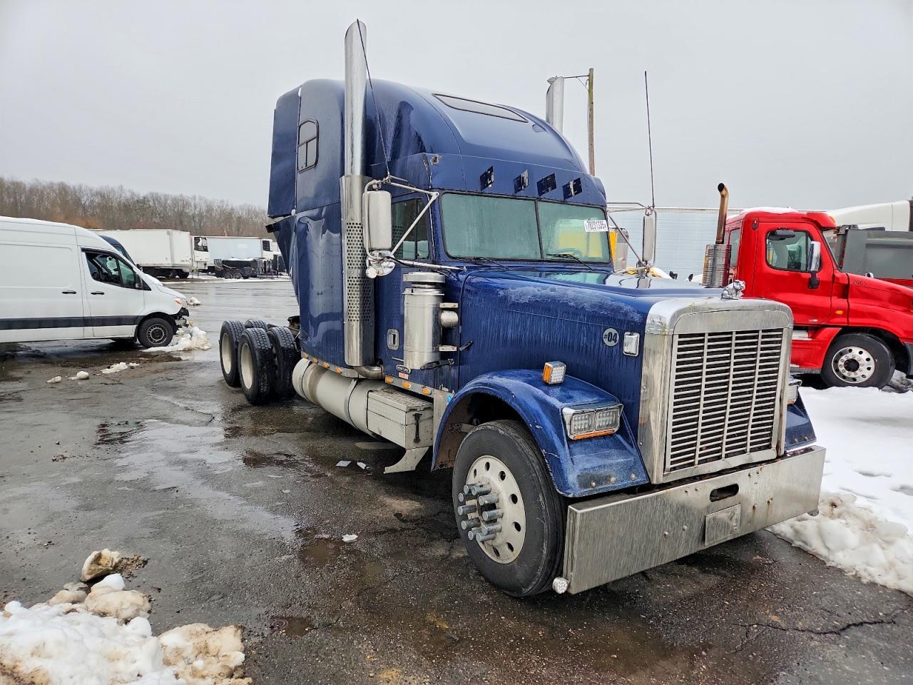 2000 Freigliner 2000 Freightliner Convention Semi Truck