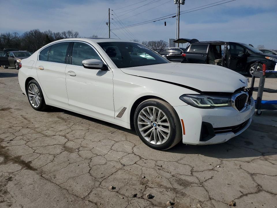 2021 BMW 530