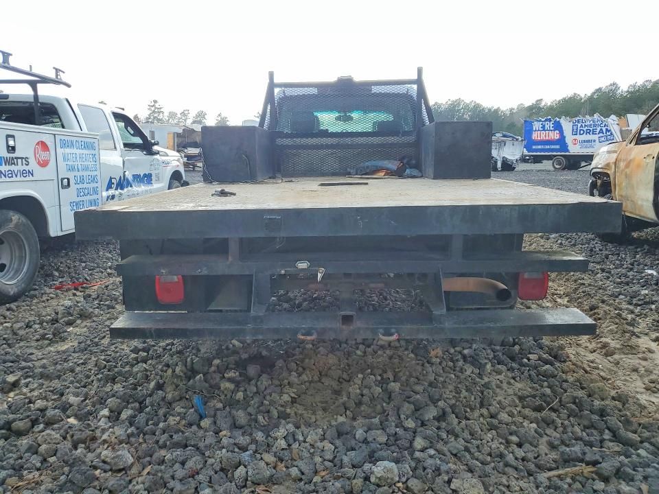 2009 Chevrolet Silverado Flatbed Truck