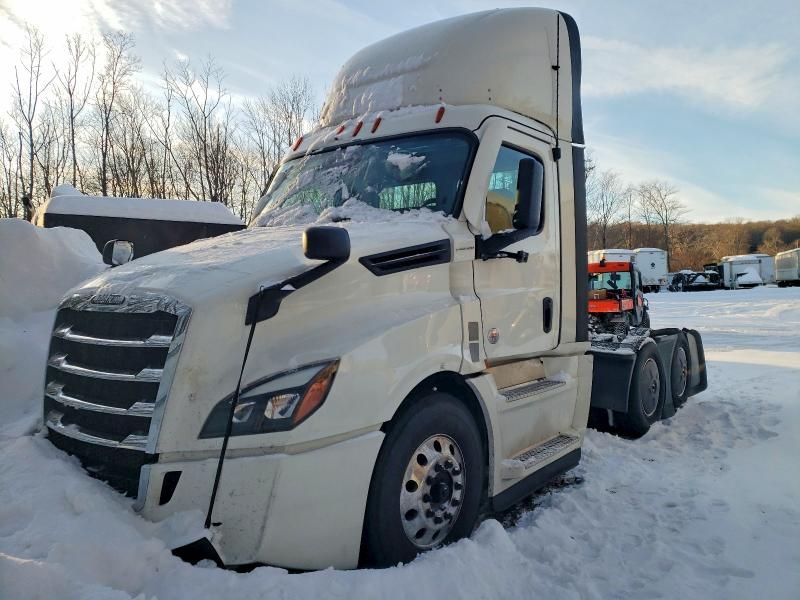 2022 Freightliner Cascadia 126 Semi Truck