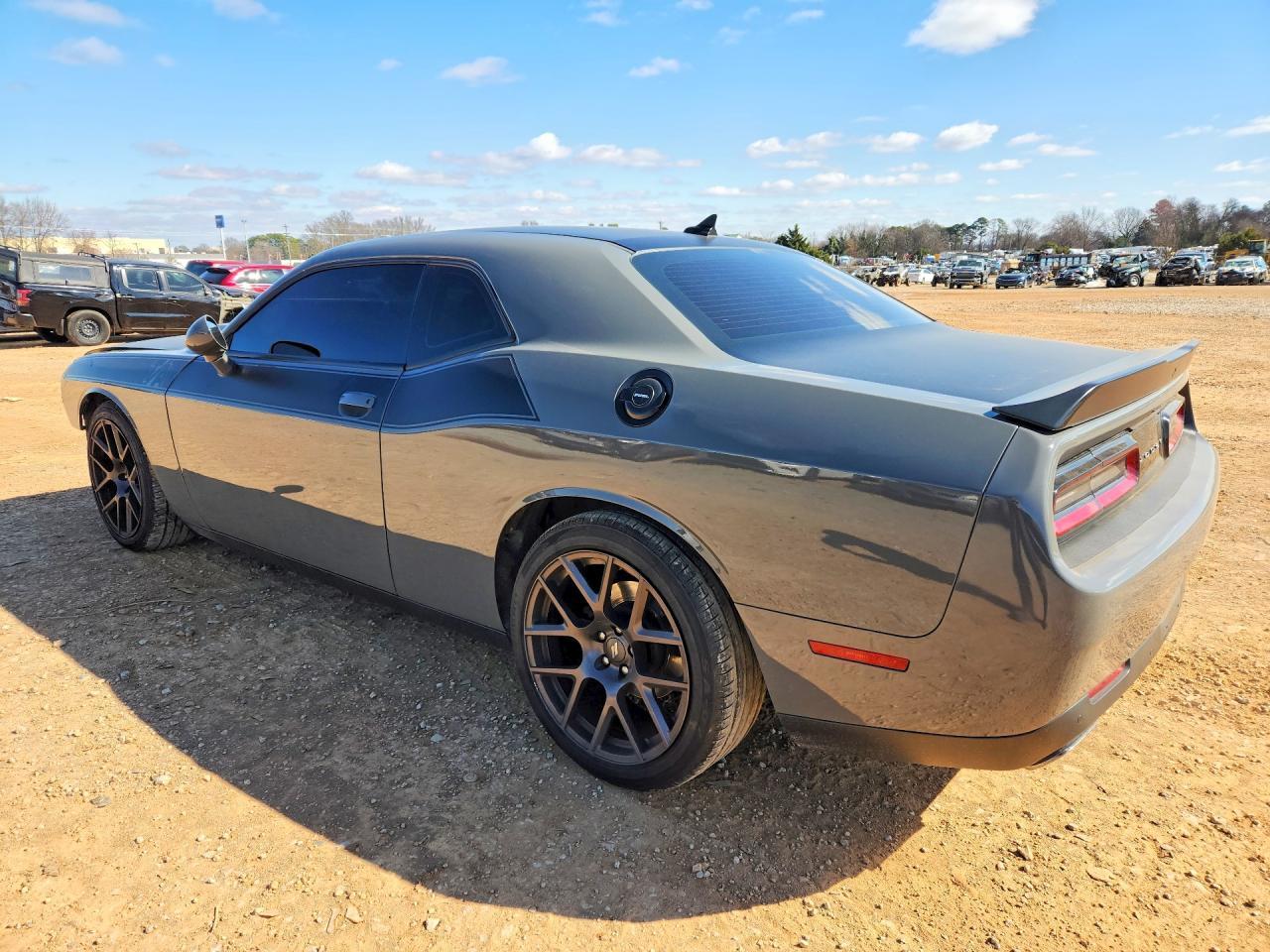 2017 Dodge Challenger r