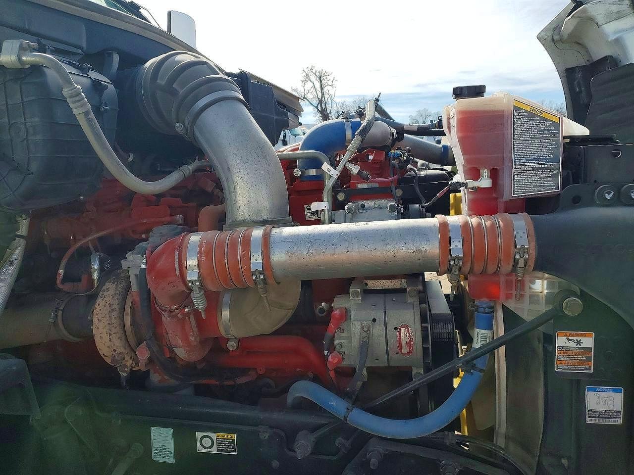 2017 Peterbilt 579 Semi Truck