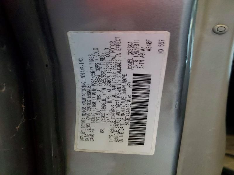 2004 Toyota Sequoia SR5