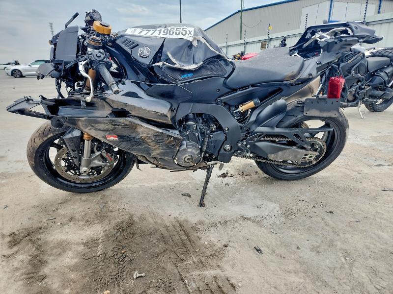 2025 Yama YZF890