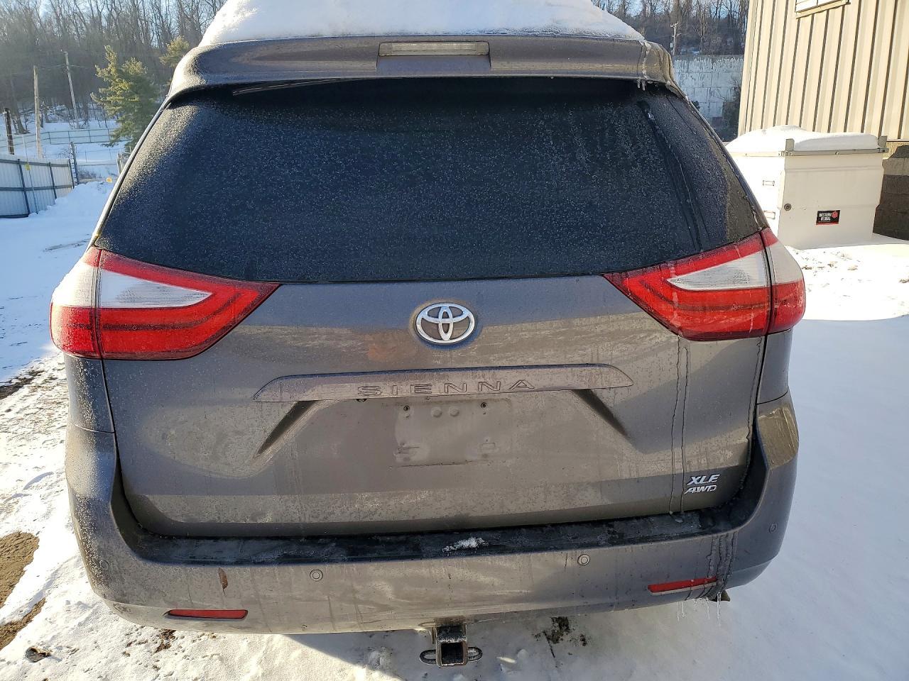 2017 Toyota Sienna xle