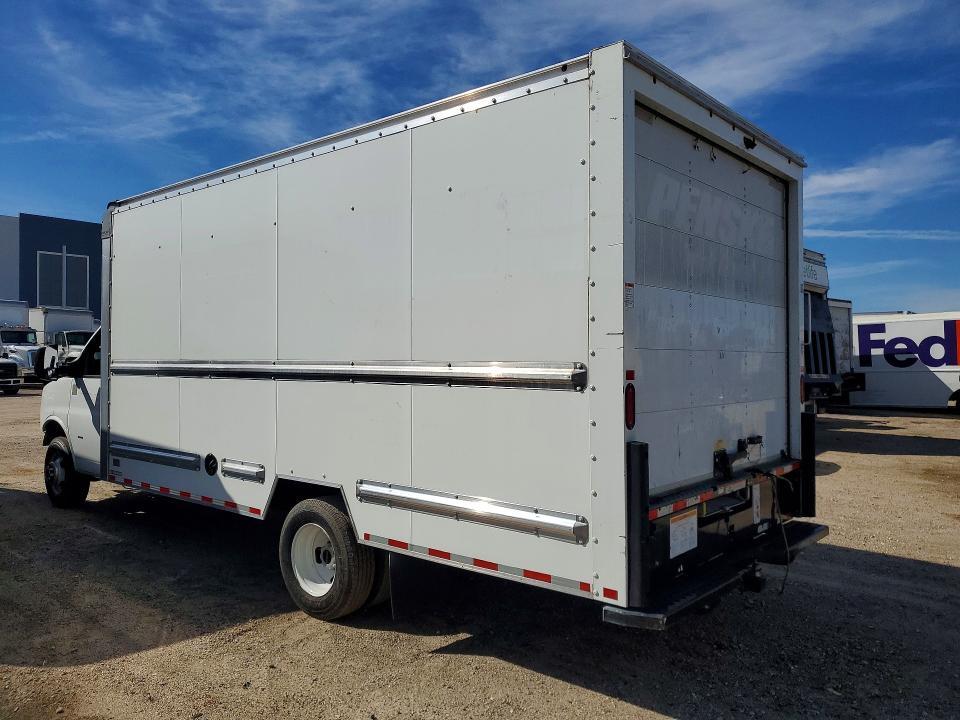 2021 GMC Savana BOX Truck