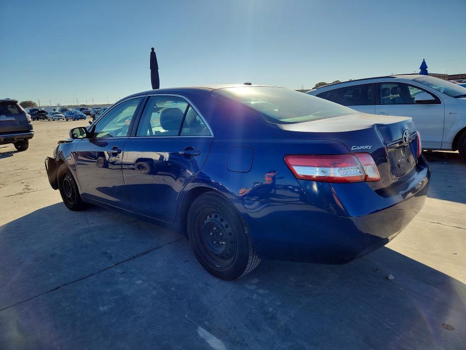 2010 Toyota Camry le