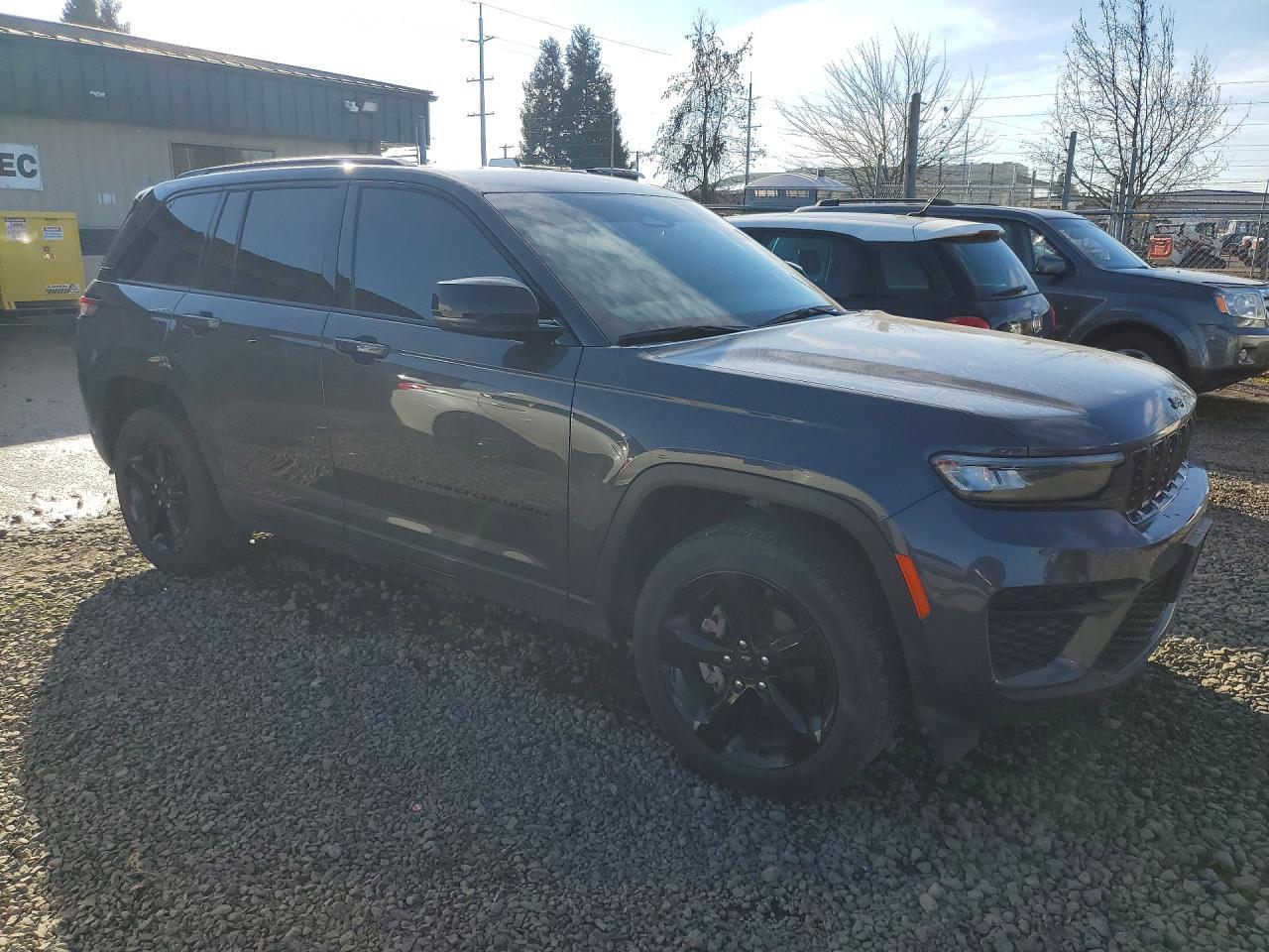 2023 Jeep Grand Cherokee Laredo