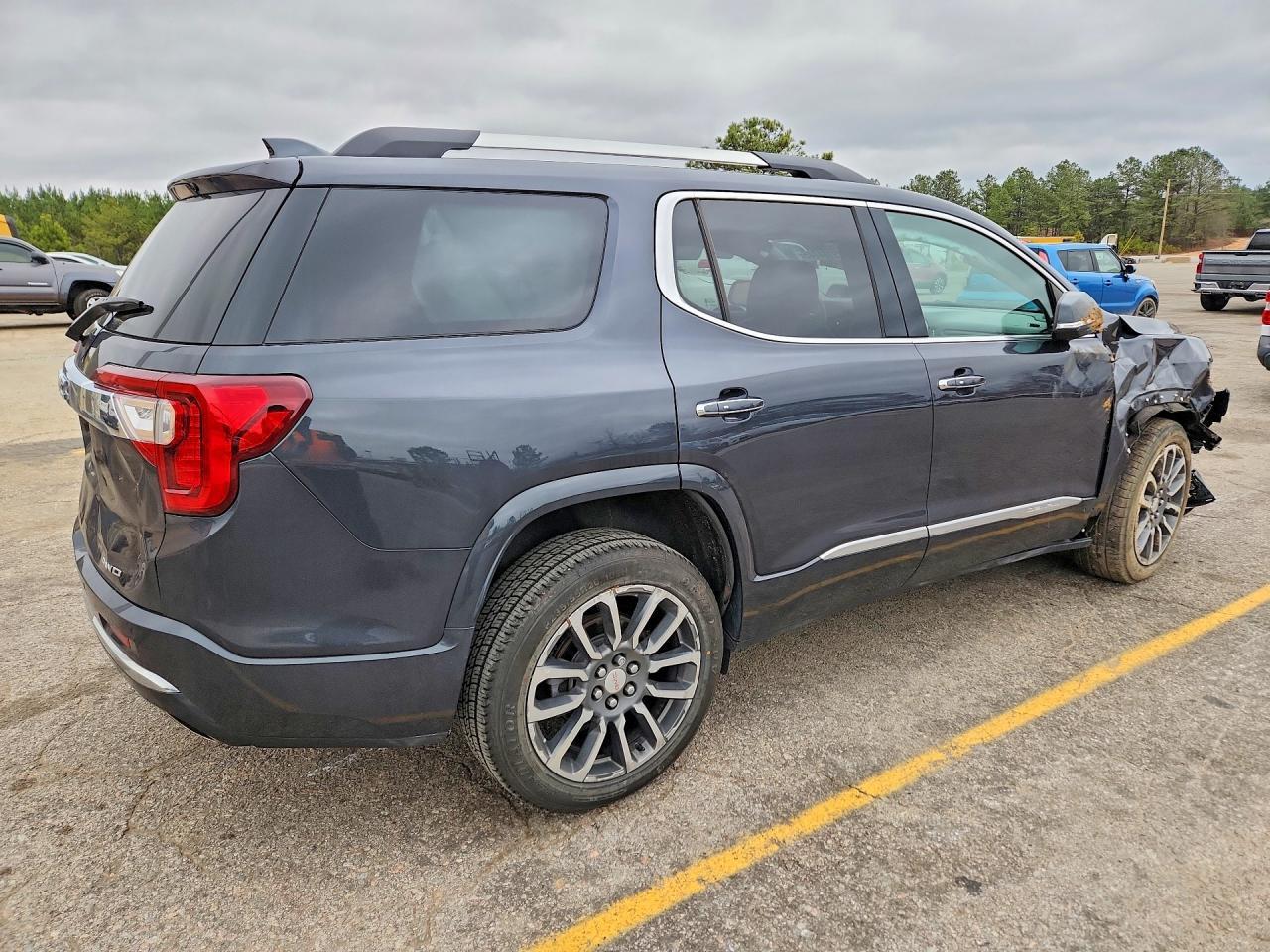 2022 GMC Acadia Denali