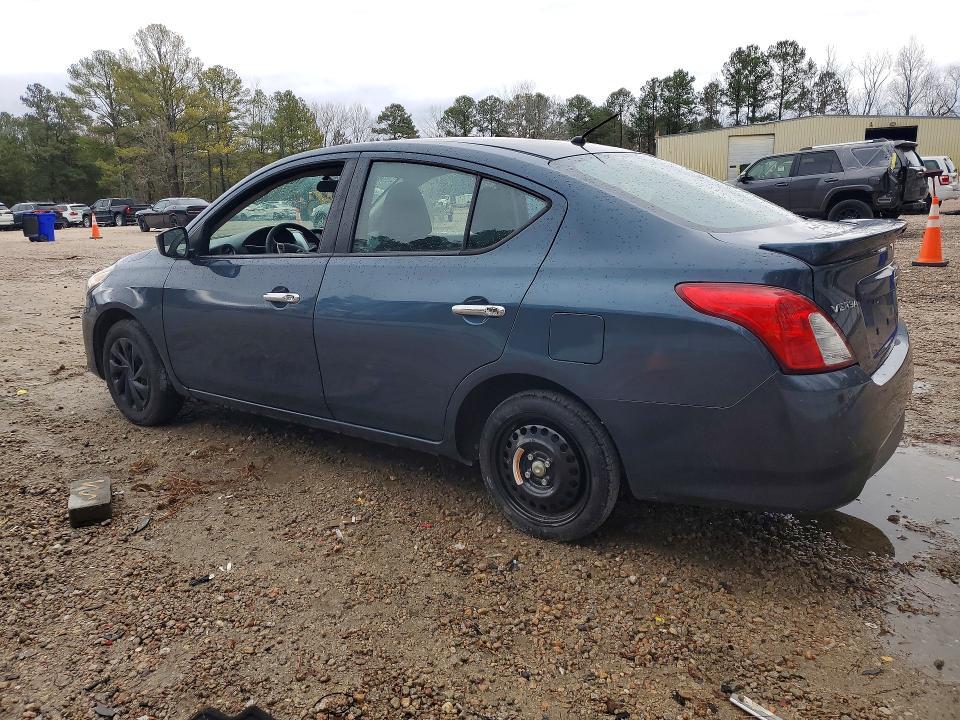 2017 Niss Versa s