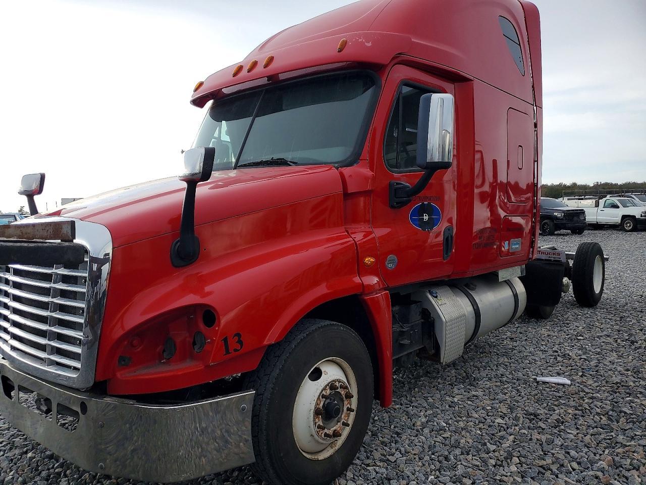 2018 Freightliner Cascadia 125 Semi Truck