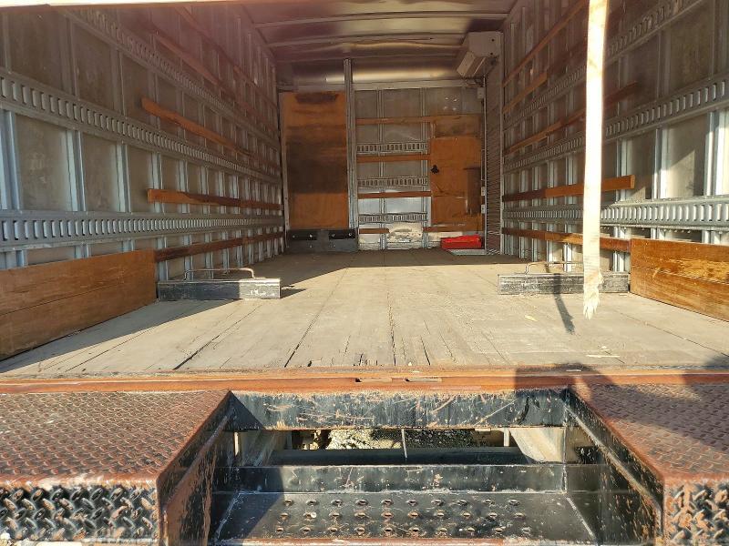 2017 Hino 195 BOX Truck
