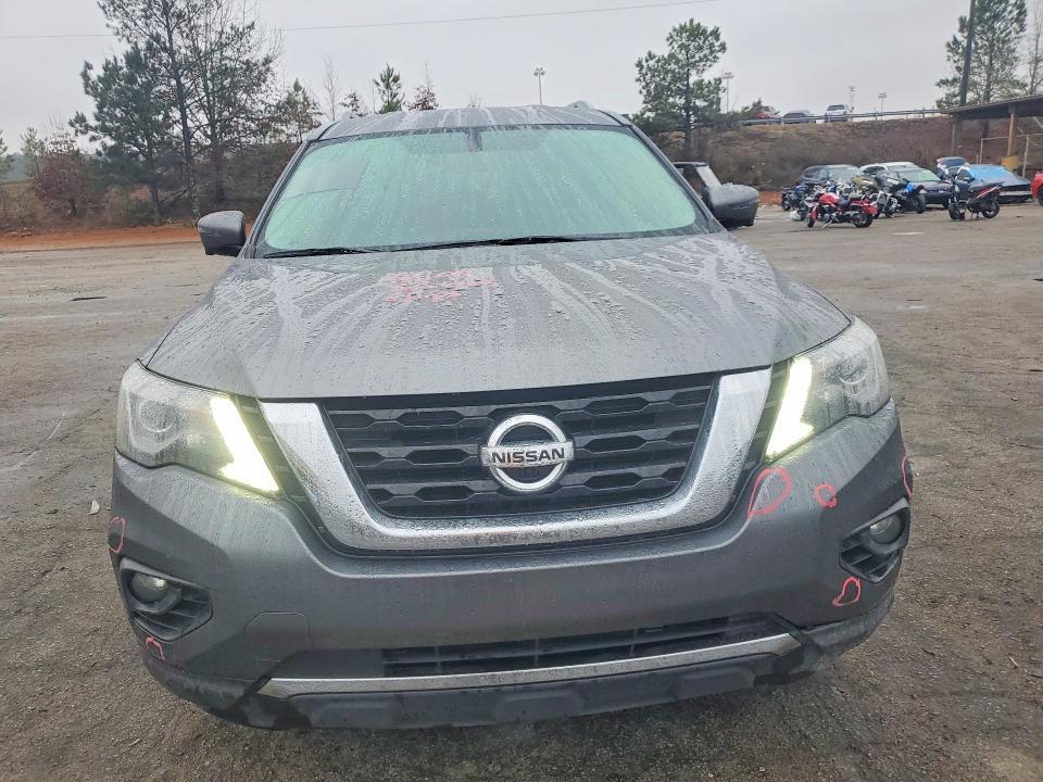 2020 Nissan Pathfinder sl