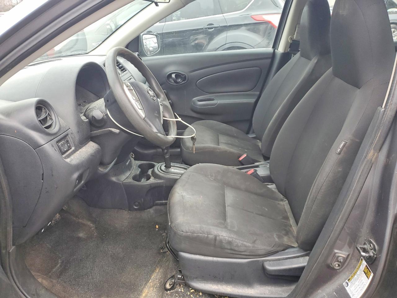 2017 Niss Versa s