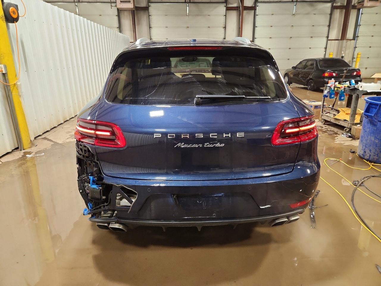 2015 Porsche Macan Turbo