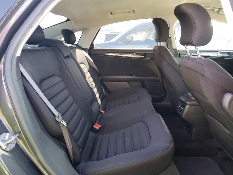 2016 Ford Fusion se Hybrid