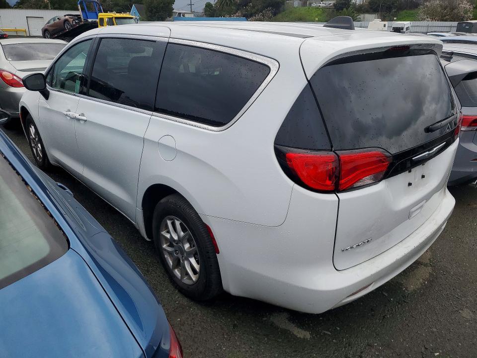 2024 Chrysler Voyager lx