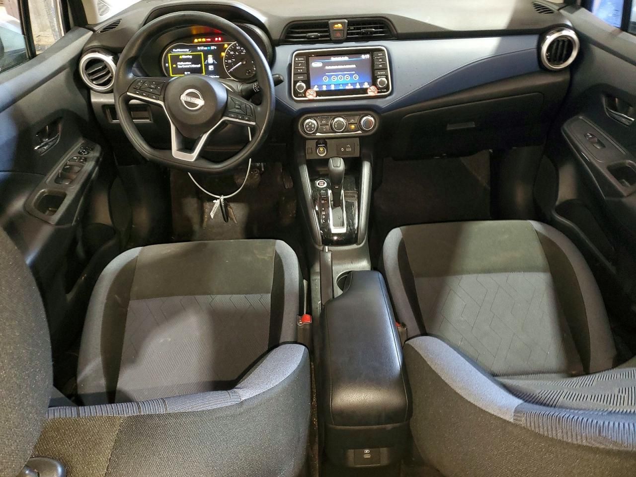 2025 Nissan Versa sv