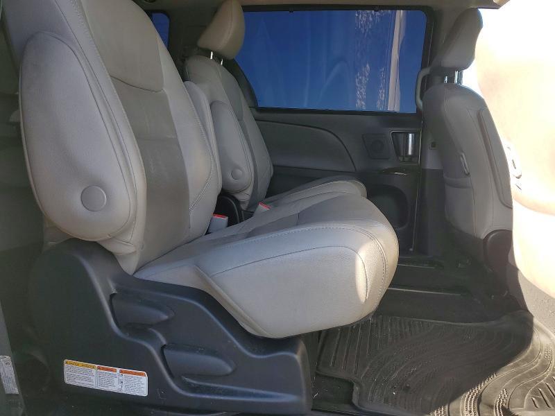 2019 Toyota Sienna xle