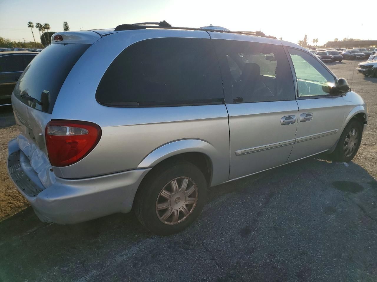 2005 Chrysler Town & Country Touring