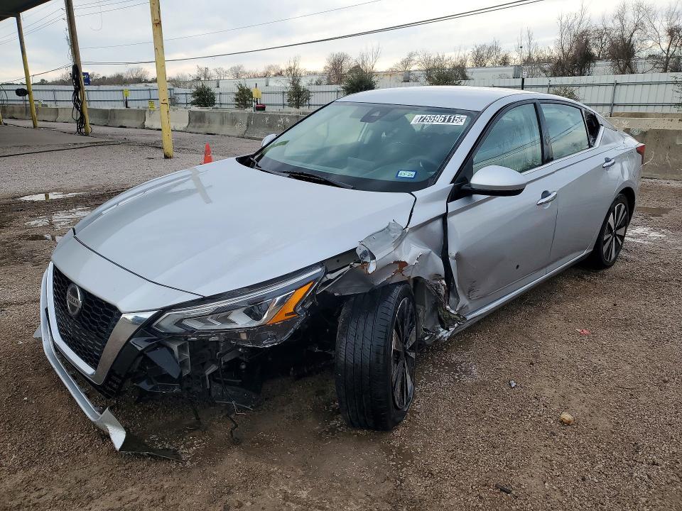 2022 Nissan Altima sv