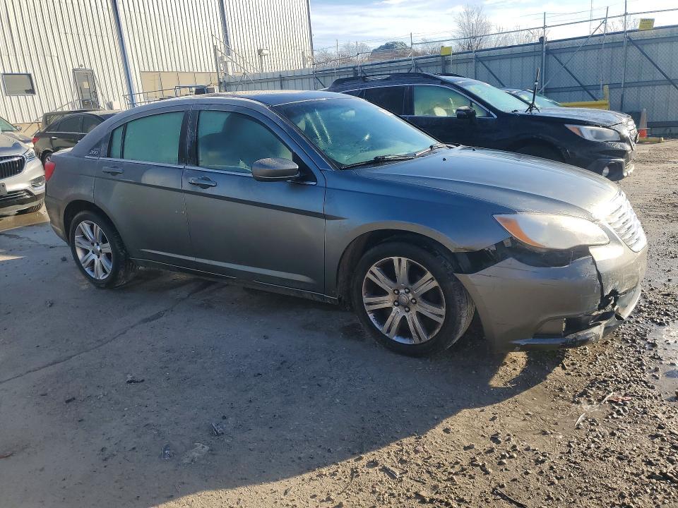 2013 Chrysler 200 Touring