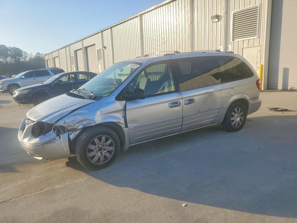 2005 Chrysler Town & Country Limited