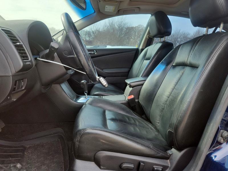 2011 Niss Altima Base