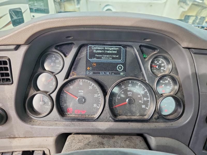 2016 Peterbilt 579 Semi Truck